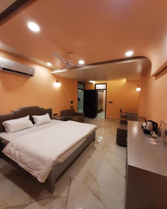 Malviya Nagar House | Bungalow 29 - Near World Trade Park