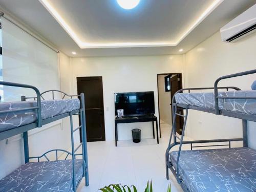 Alaminos Hostel | Camp J Staycation