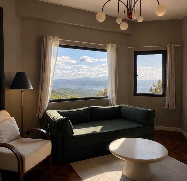 Silang Junction South House | Casa Alegre - Stunning Taal View with Rooftop Deck Family House