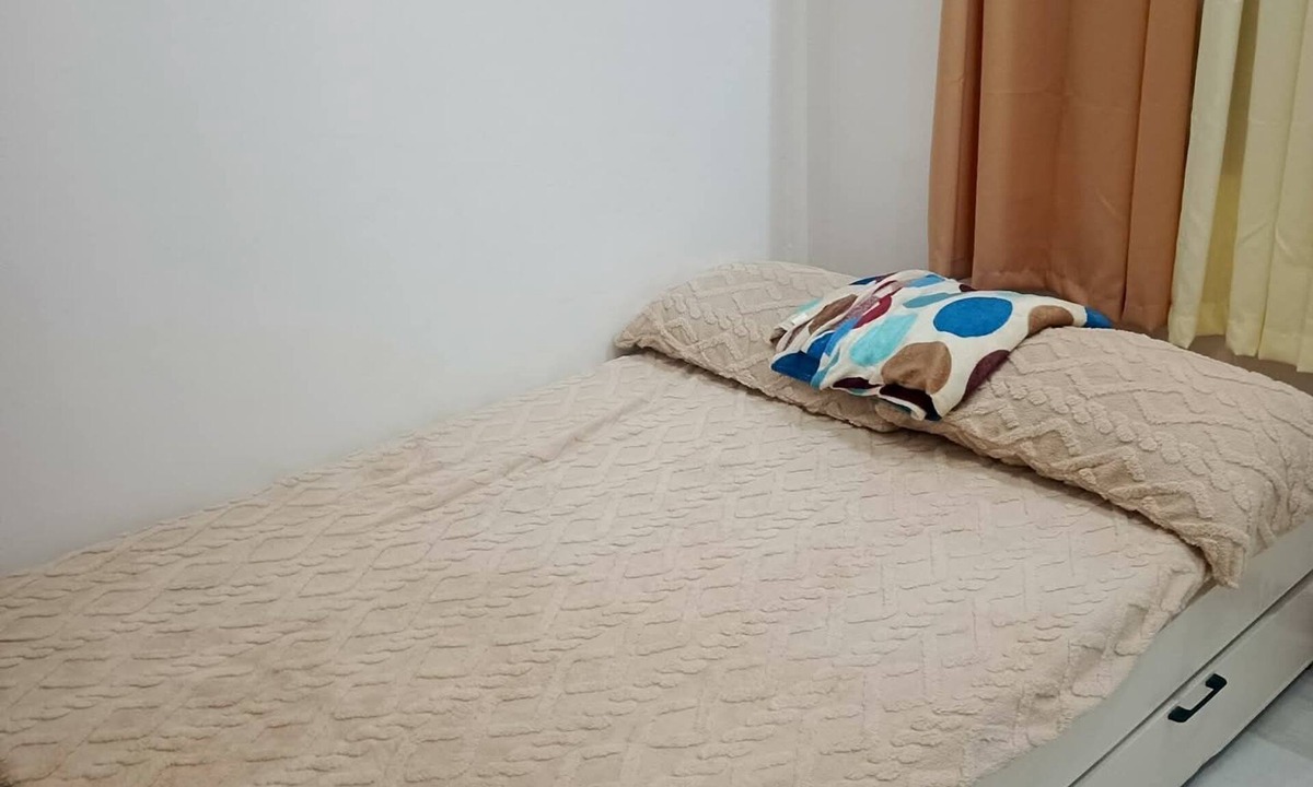 Valenzuela Apartment | Casa de Renta Cozy Staycation with AC & Wi-Fi Fully Furnished in Valenzuela City