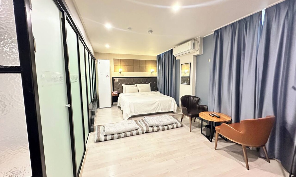 Changwon Hotel | Changwon Myeongseodong Namuneulbo Hotel