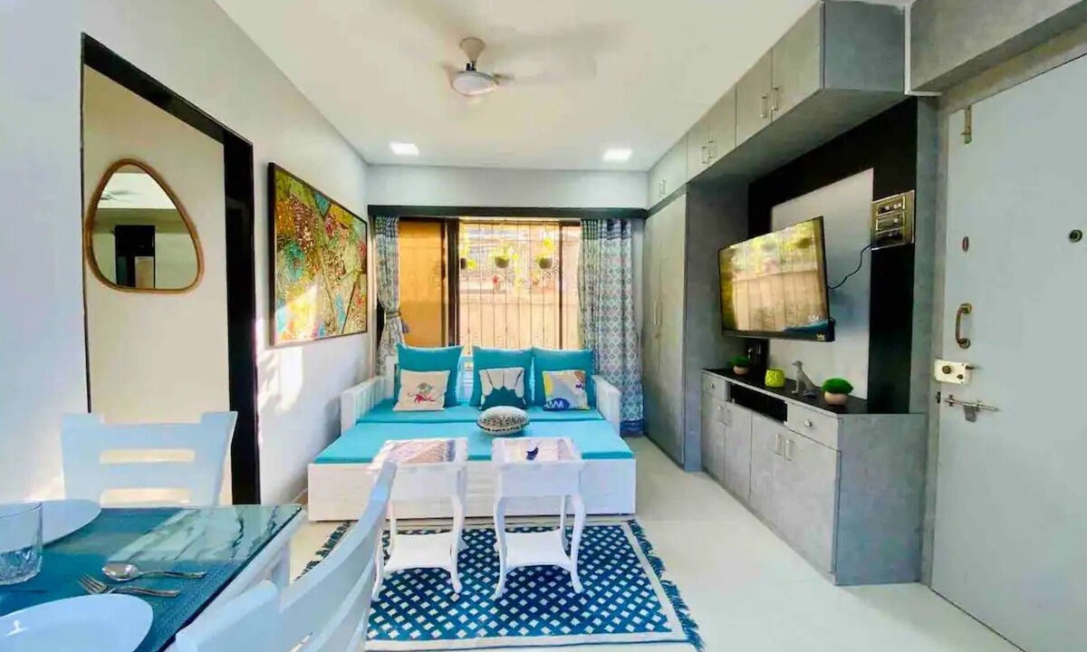 Ranwar Apartment | Charming 3 Bed 2 Bath in Bandra West with Balconyn