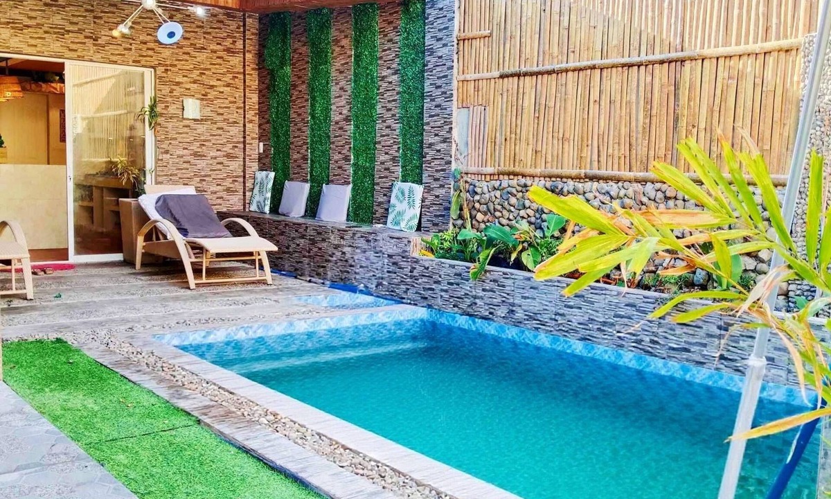 Bacolod House | Charming House with Private Pool