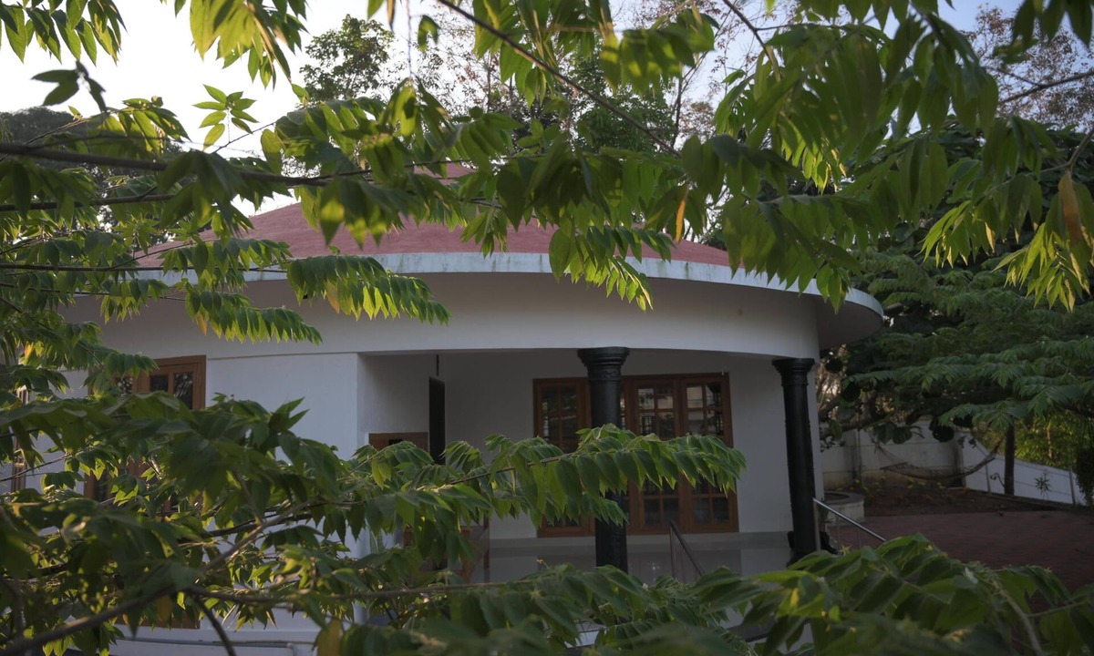 Anchal Villa | Charming roundhouse villa with garden view