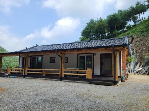 Yeongwol House | Choi Yeonggol BNB