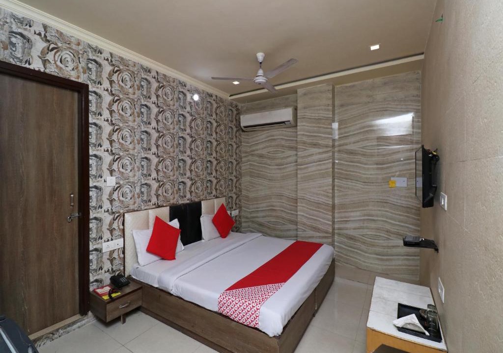 O J K Hotel | Pitampura