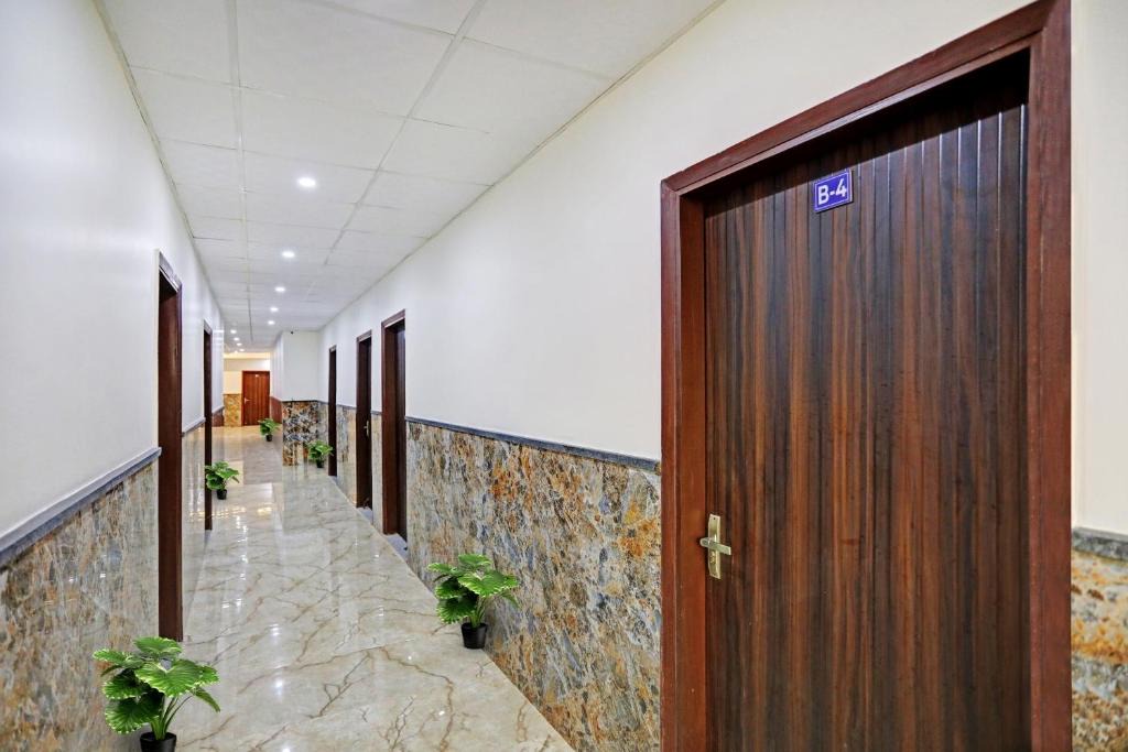 Baraula Hotel | Collection O Hotel Near Logix City Centre