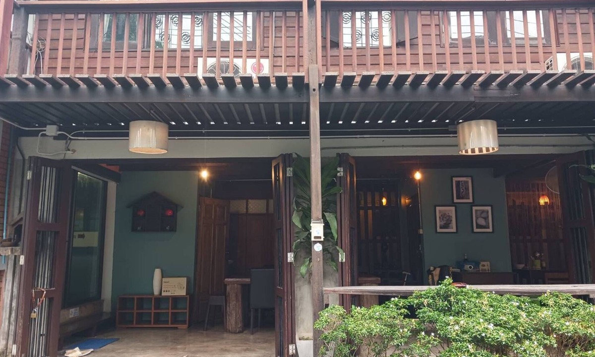 Thapae Apartment | Comfort room near by Thapae Gate