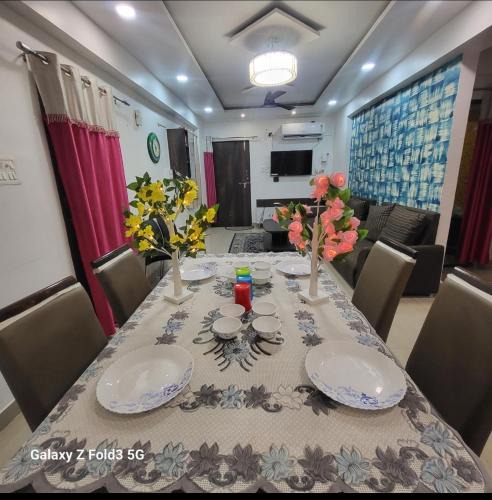 Bhopal Apartment | Comfortable stay at heart of Bhopal INFRONT OF 90DEGREE FAMOUS BRIDGE