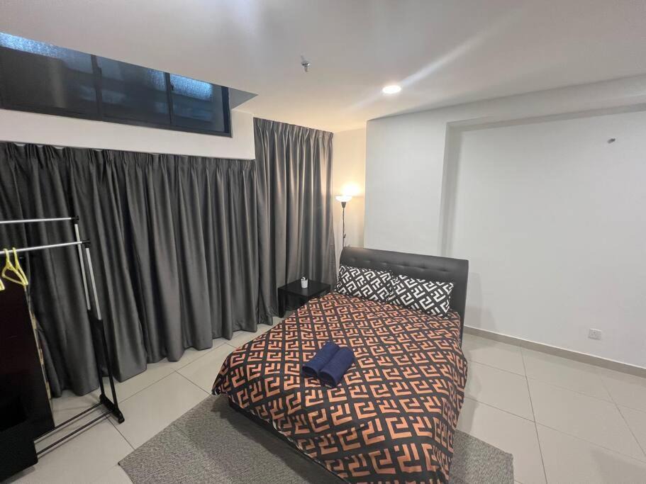 Petaling Jaya Apartment | Comfy Entire Unit Parking Pool Netflix Wifi Opposite Jaya One Pj