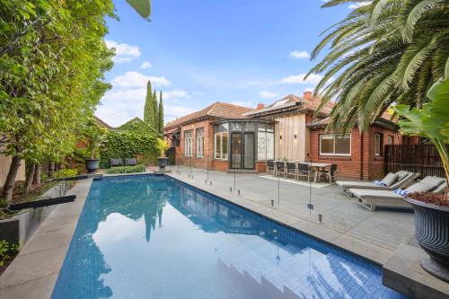 Brighton House | Complete Host Brighton House