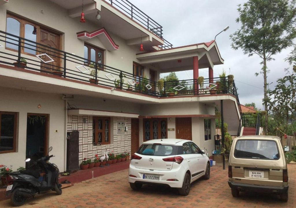 Katakeri Rural House | Coorg Girinivas Deluxe Homestay With Balcony And Wi-Fi