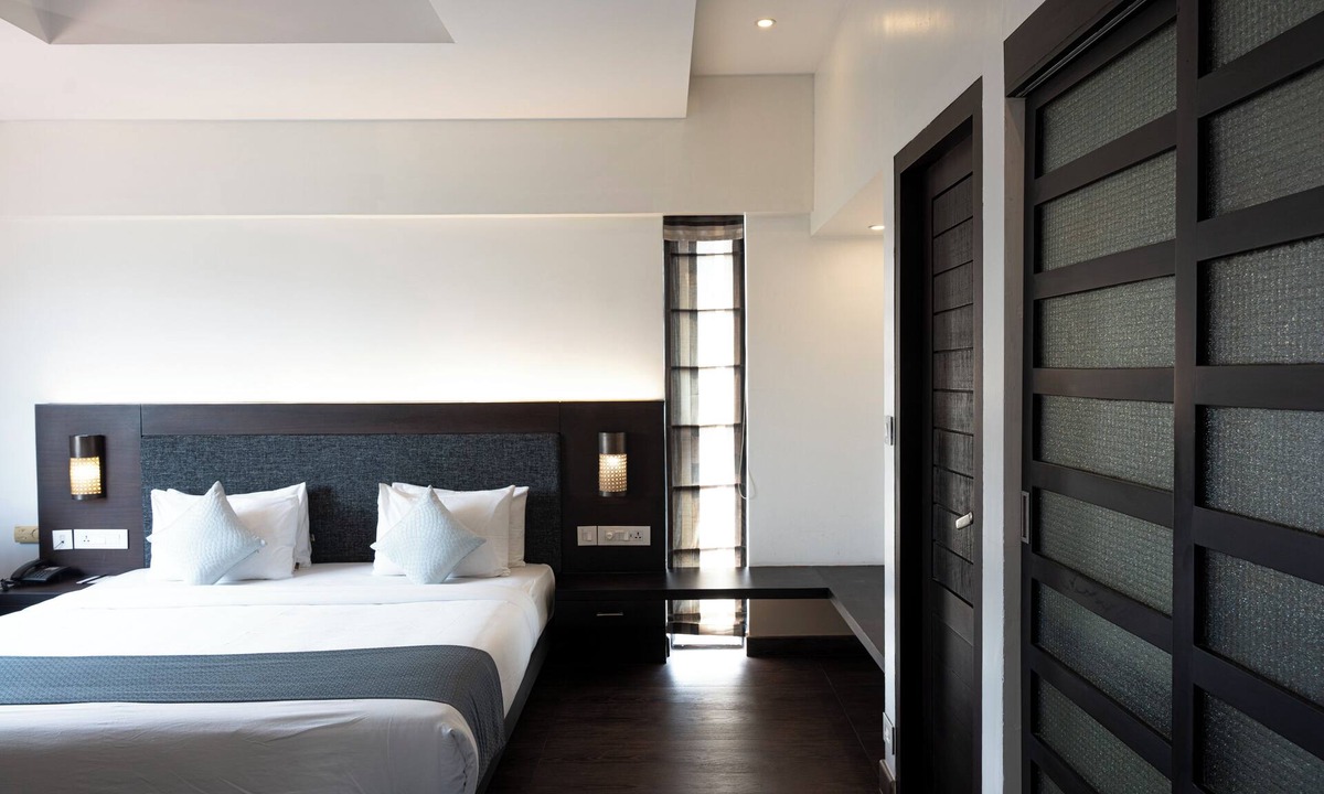 Kozhikode Hotel | Copper Folia