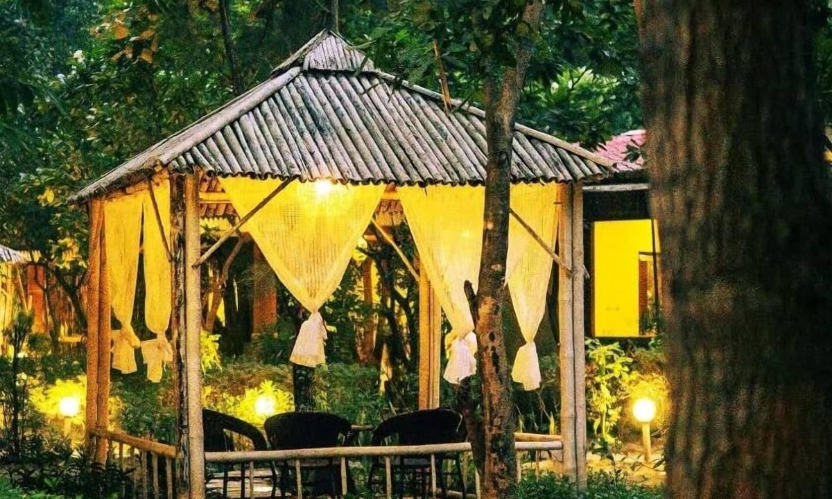 Kanda Range Hotel | Corbett Tusker Trail