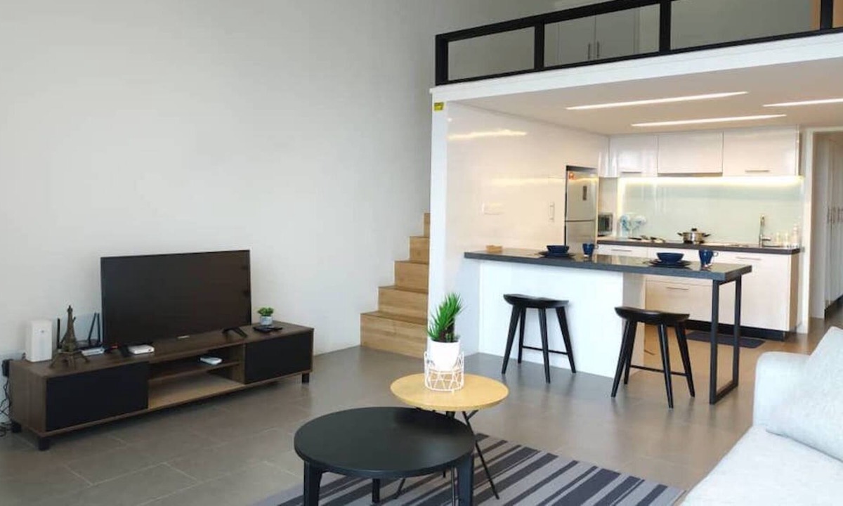 Bangsar Condo | Cozy Couple Ciy Loft. 3 Min Walking distance to LRT. 1 Station to KL Sentral.