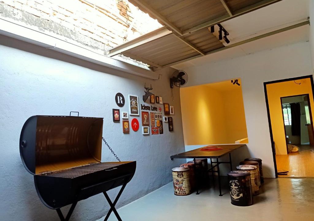 Taman Mutiara Apartment | Cozy Homestay with Karaoke System & Pool Table