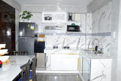 Sorsogon City House | Cozy Nest Free Netflix 3 Bedrooms 3 CR