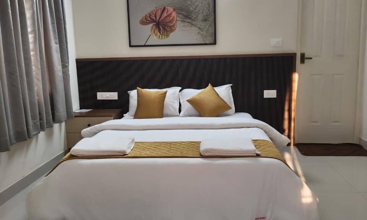 Adyar Hotel | Crown regency