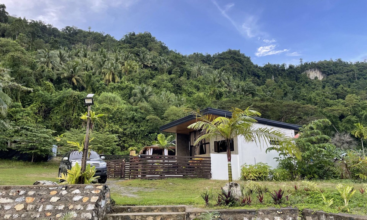 Sipalay Hotel | Crystal Cove