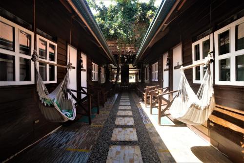 Danao Hostel | D' Barn Hostel Panglao