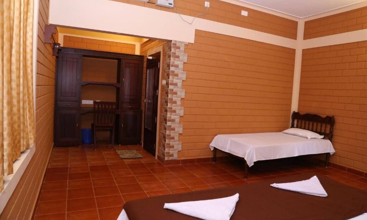 Alappuzha Bed & Breakfast | Dazzle Dew Memories - Deluxe Double Room