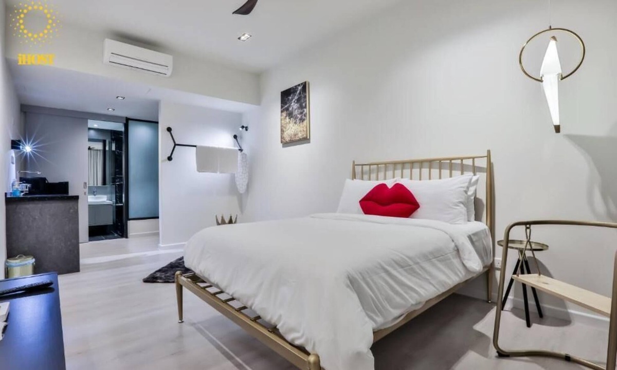 Malaysian Police Training Centre Apartment | Deluxe King Suite with Garden View 12