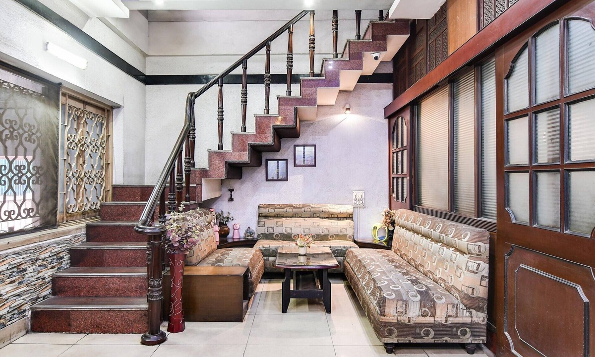 Sector 1 House | Deluxeharry Guest House