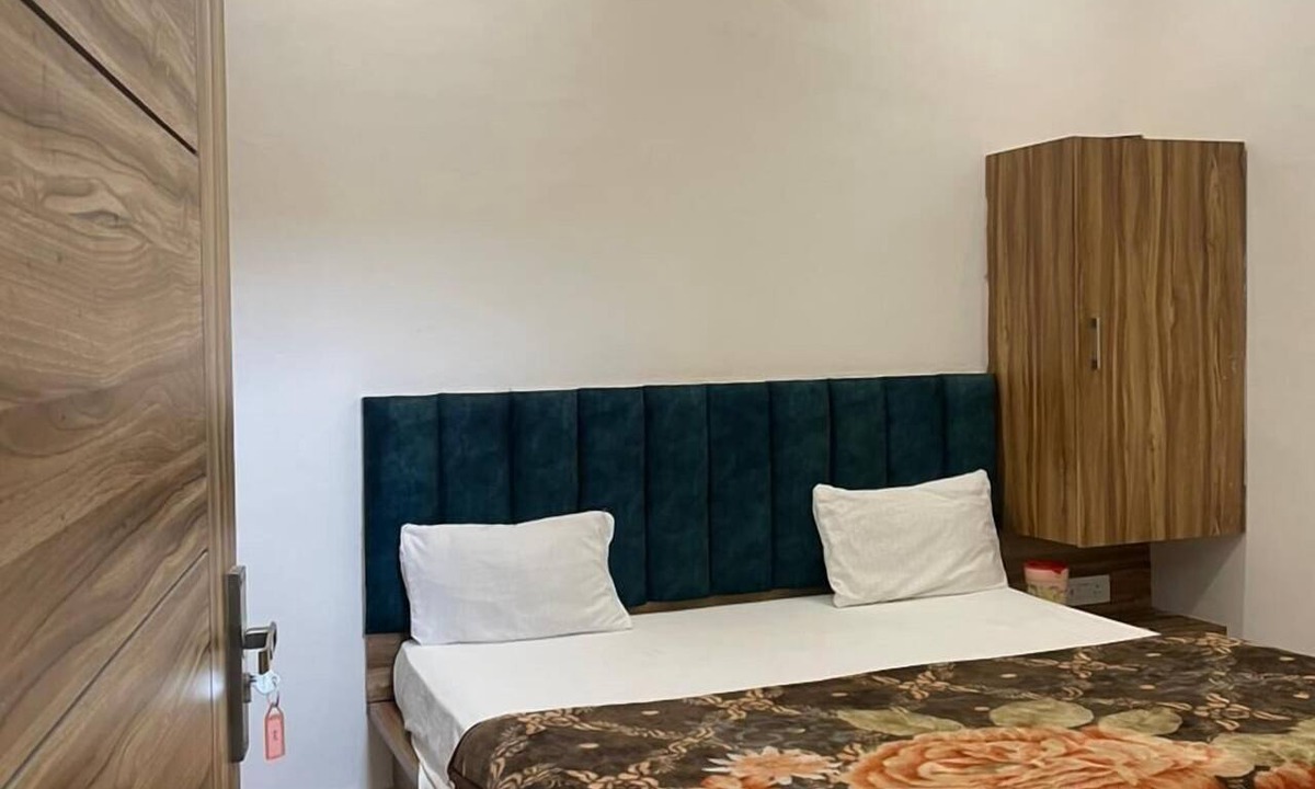 Vrindavan Hostel | Devi Heritage Vrindavan