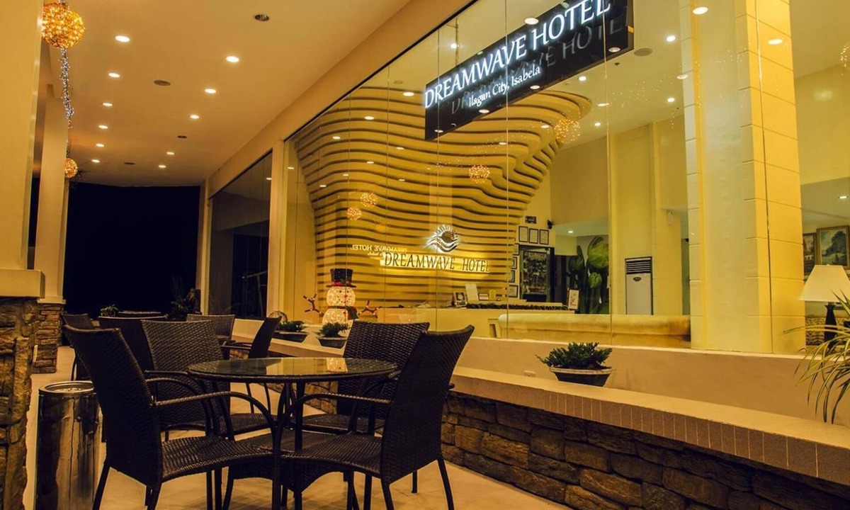 Ilagan Hotel | Dreamwave Hotel Ilagan