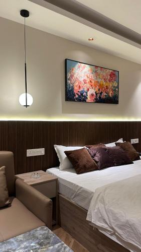 Jaypee Greens Apartment | Easy Stayz - Premium stays in Greater Noida