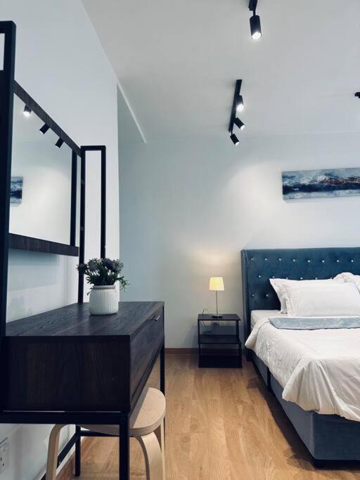 Taman Mutiara Apartment | EkoCheras Duplex unit above shopping mall 2min to Mrt