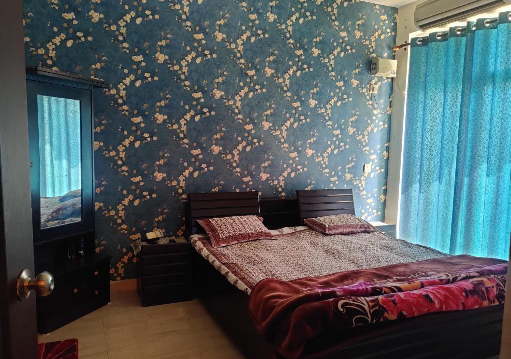 Auli Apartment | Elegant 2 BHK ,8th floor at Celebrity Gardens , Golf City