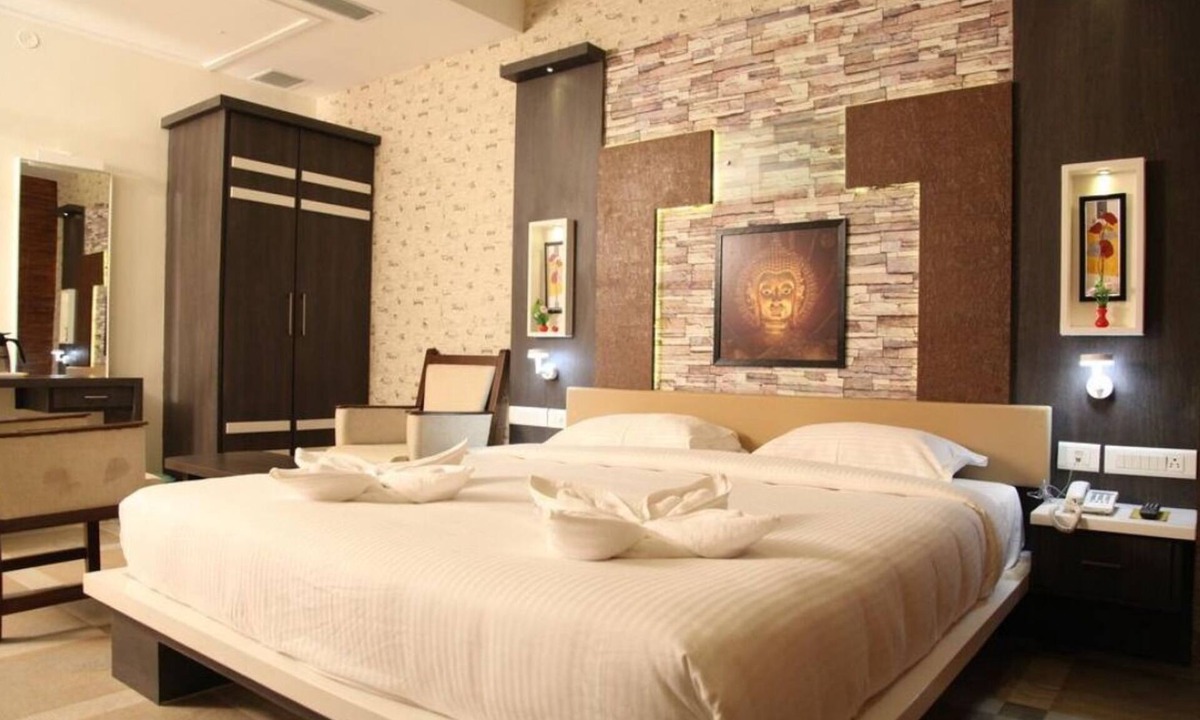KK Nagar Hotel | Elegant Furniture,Cozy stay @ Madurai