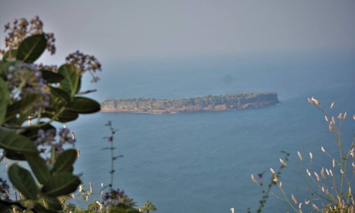 Harnai Apartment | Escape to SeaDeck: Your Perfect Coastal Getaway in Dapoli!