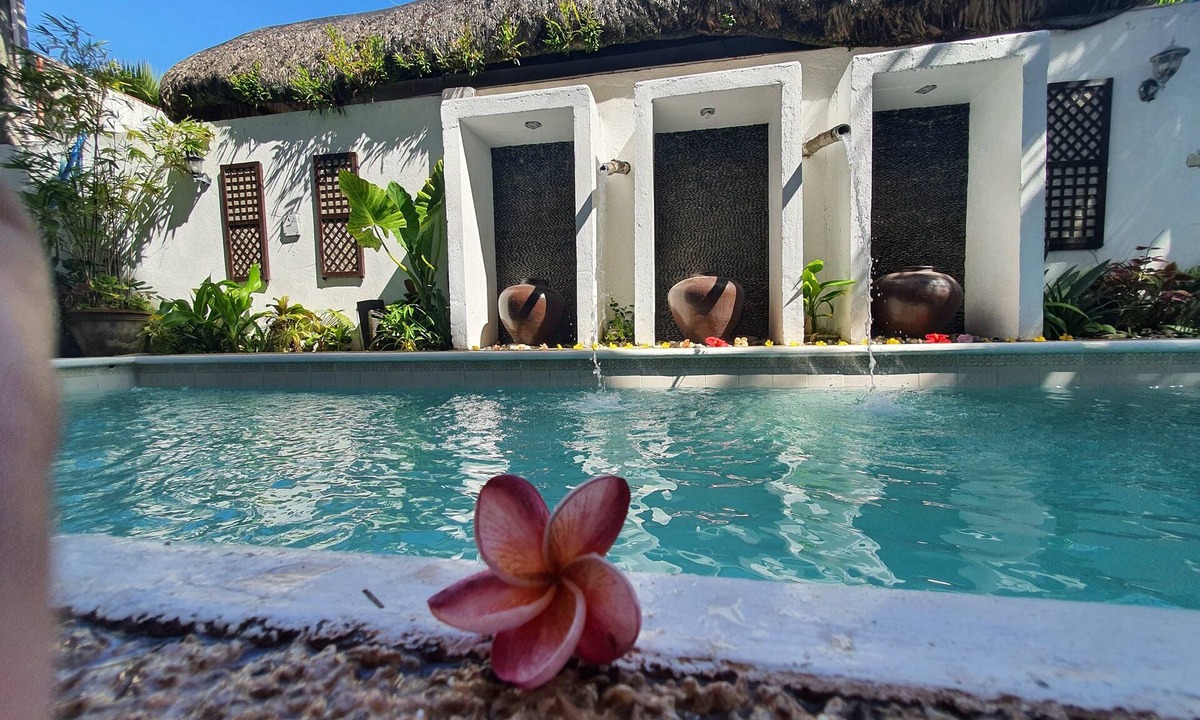 Pagudpud Hotel | Evangeline Beach Resort