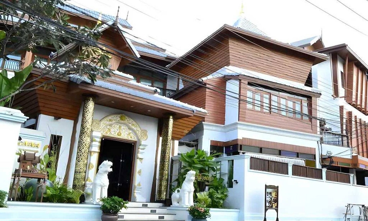 Old City House | Executive Triple Haven | Stylish & Spacious Stay