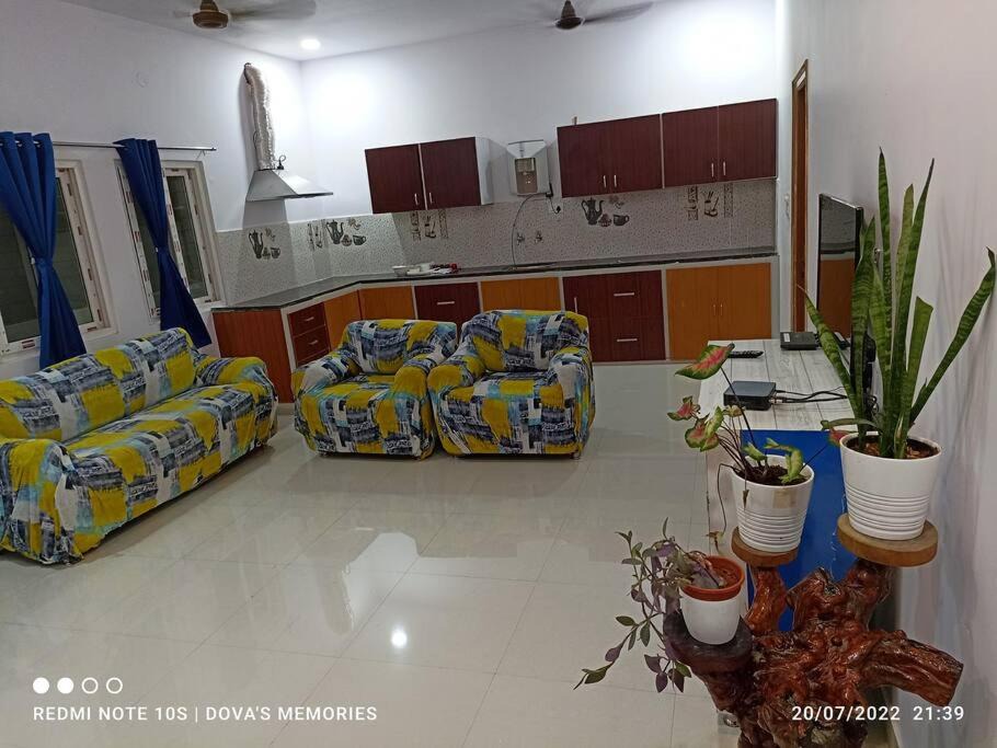 Dr AS Rao Nagar Apartment | F2- 2bedroom hill view unit with covered parking