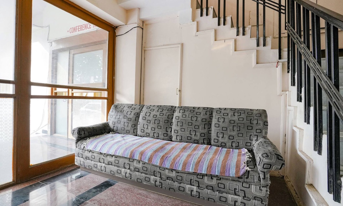 Maliwada Hotel | Fabhotel Girija