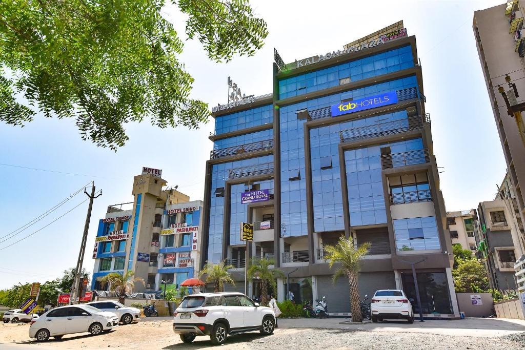 Ahmedabad Hotel | FabHotel Dev Palace