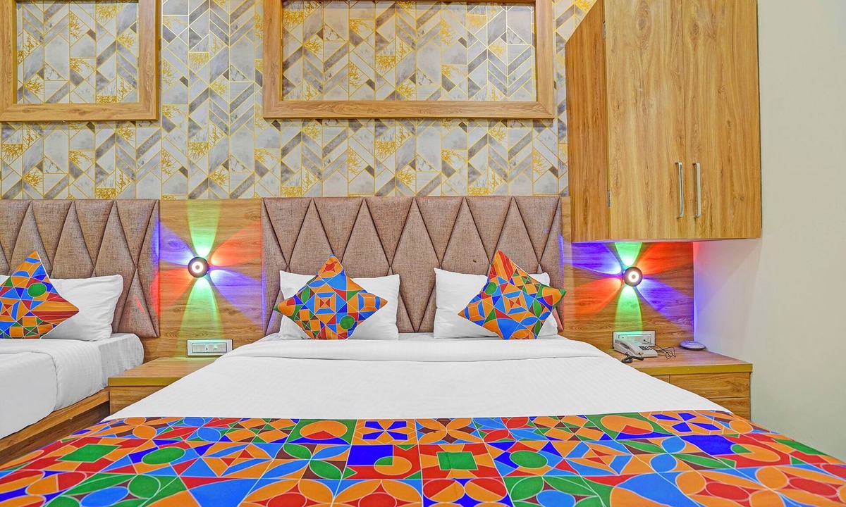 Ahmedabad Hotel | Fabhotel Hill Top Inn