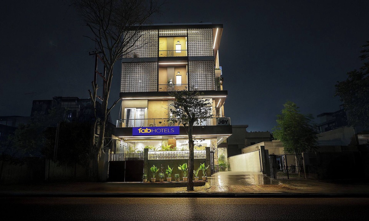 Sector 70 Hotel | Fabhotel Inn Of Joy