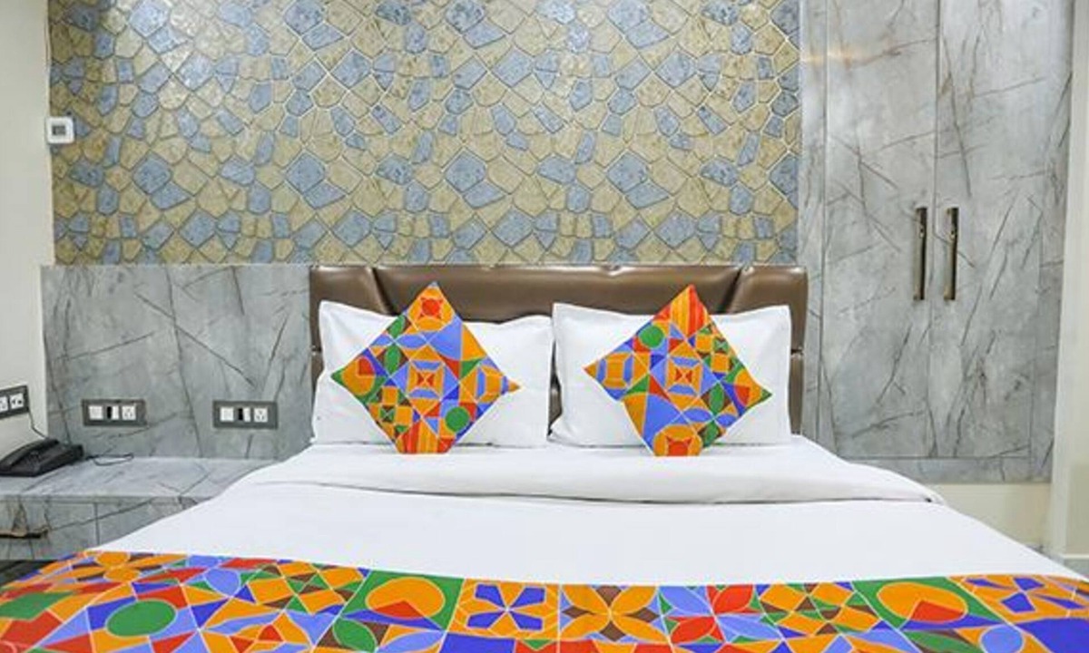 Allahabad Hotel | Fabhotel The Treenity House