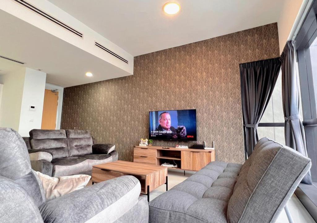 Petaling Jaya Apartment | Family Gathering with Bathtub in Icon City, 12 Pax near Bandar Sunway
