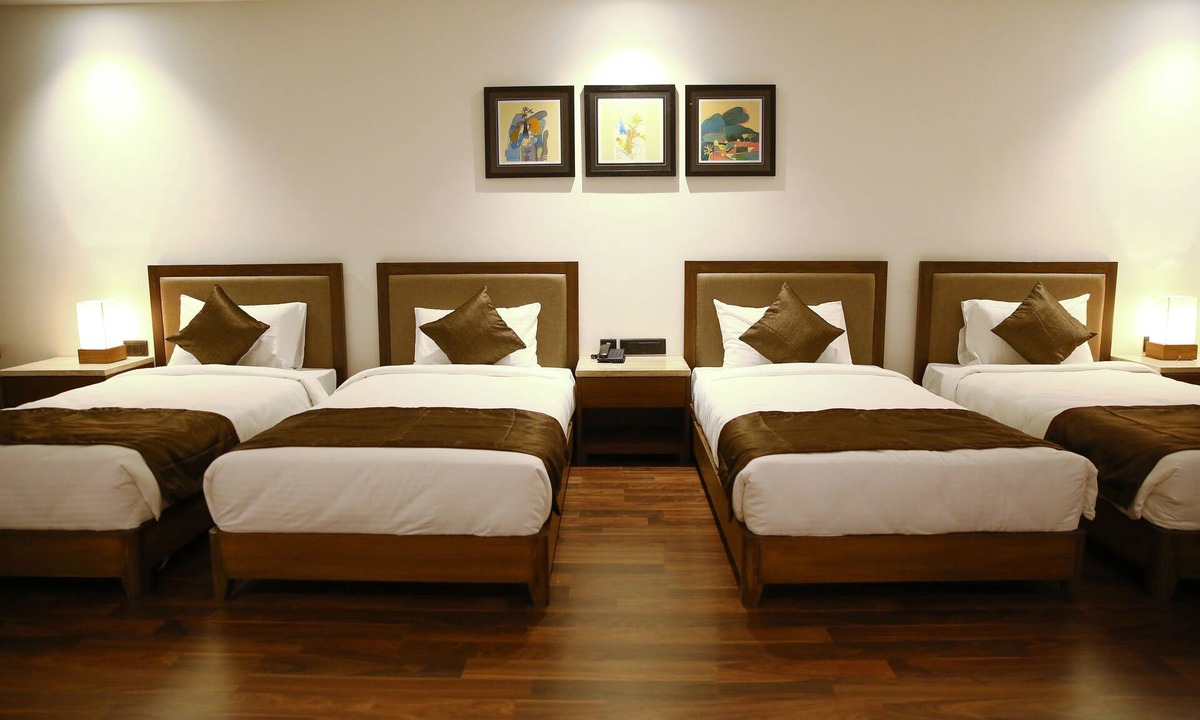 Ahmedabad Hotel | Five Petals Hotel & Banquets