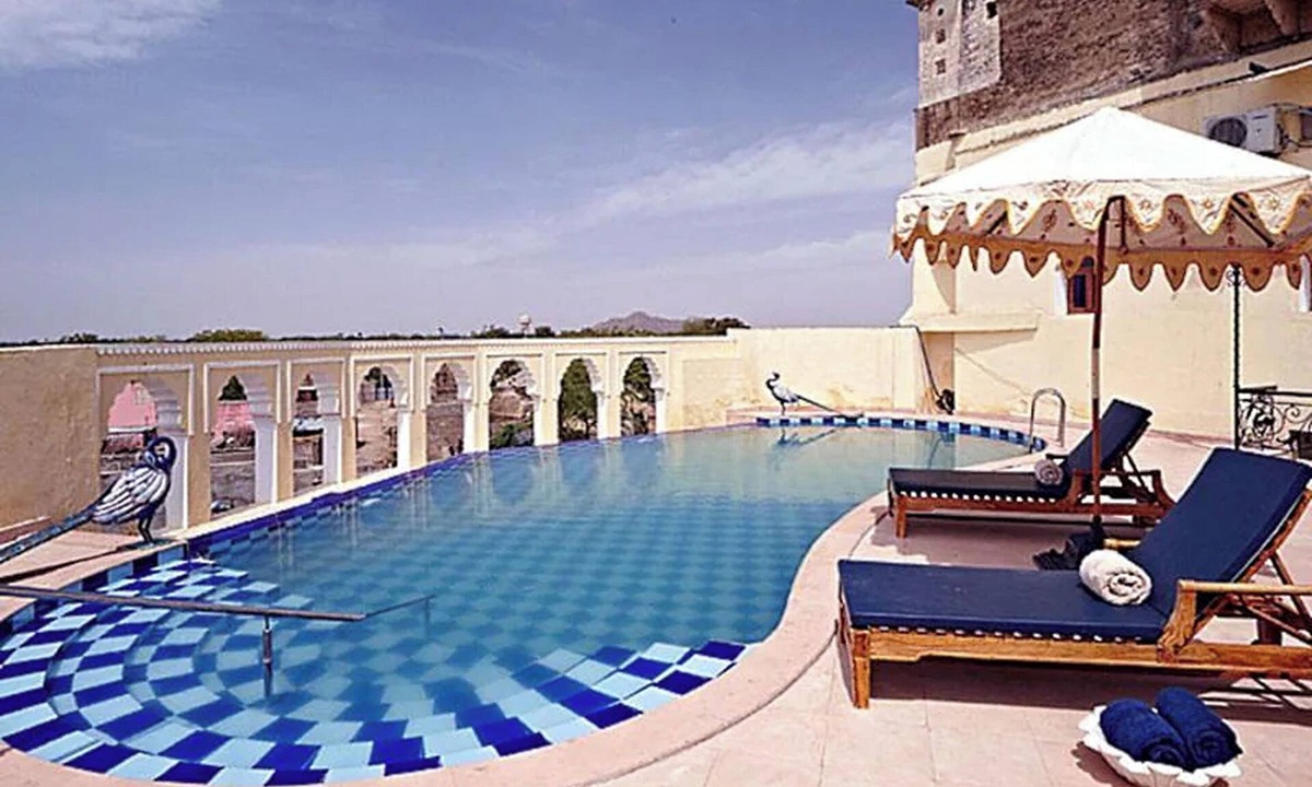Bhinai Hotel | Fort Barli