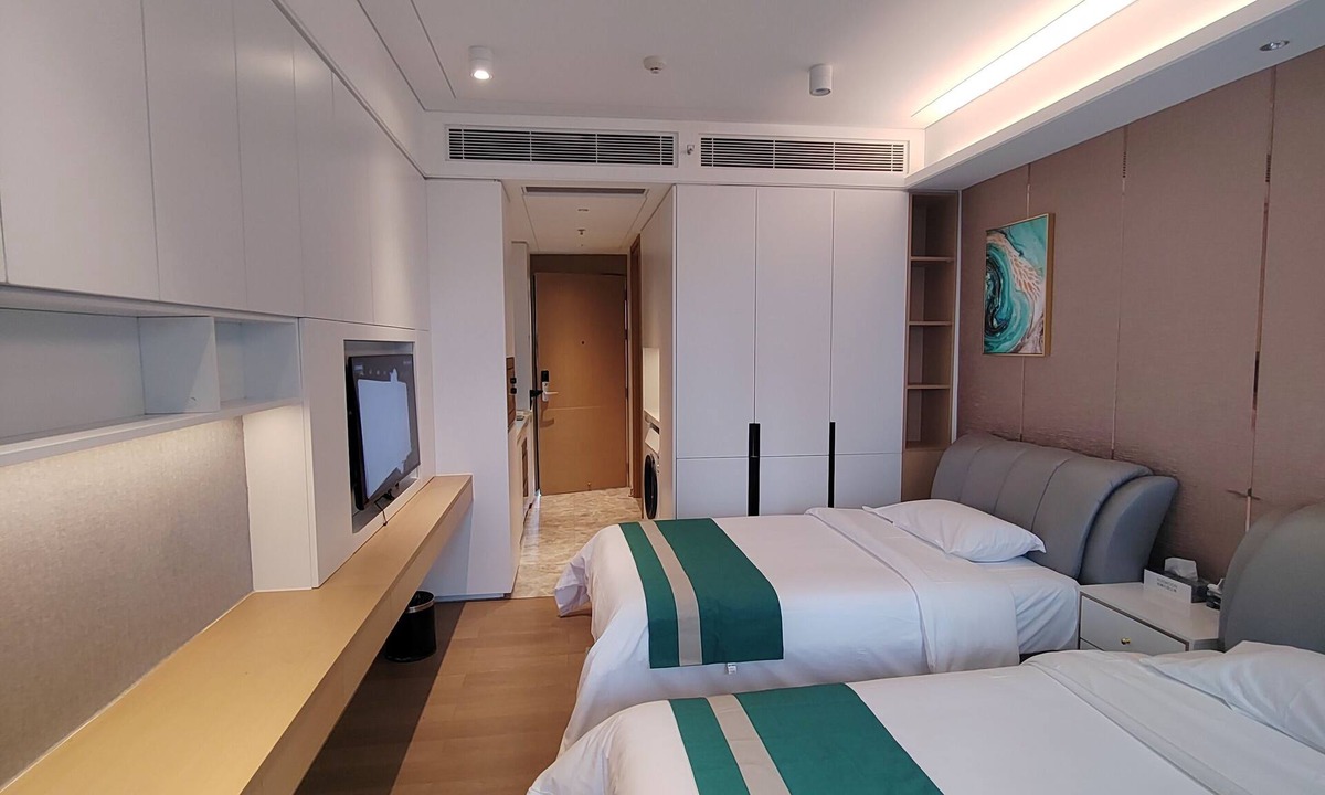 Huaqiang North Apartment | fuan hotel