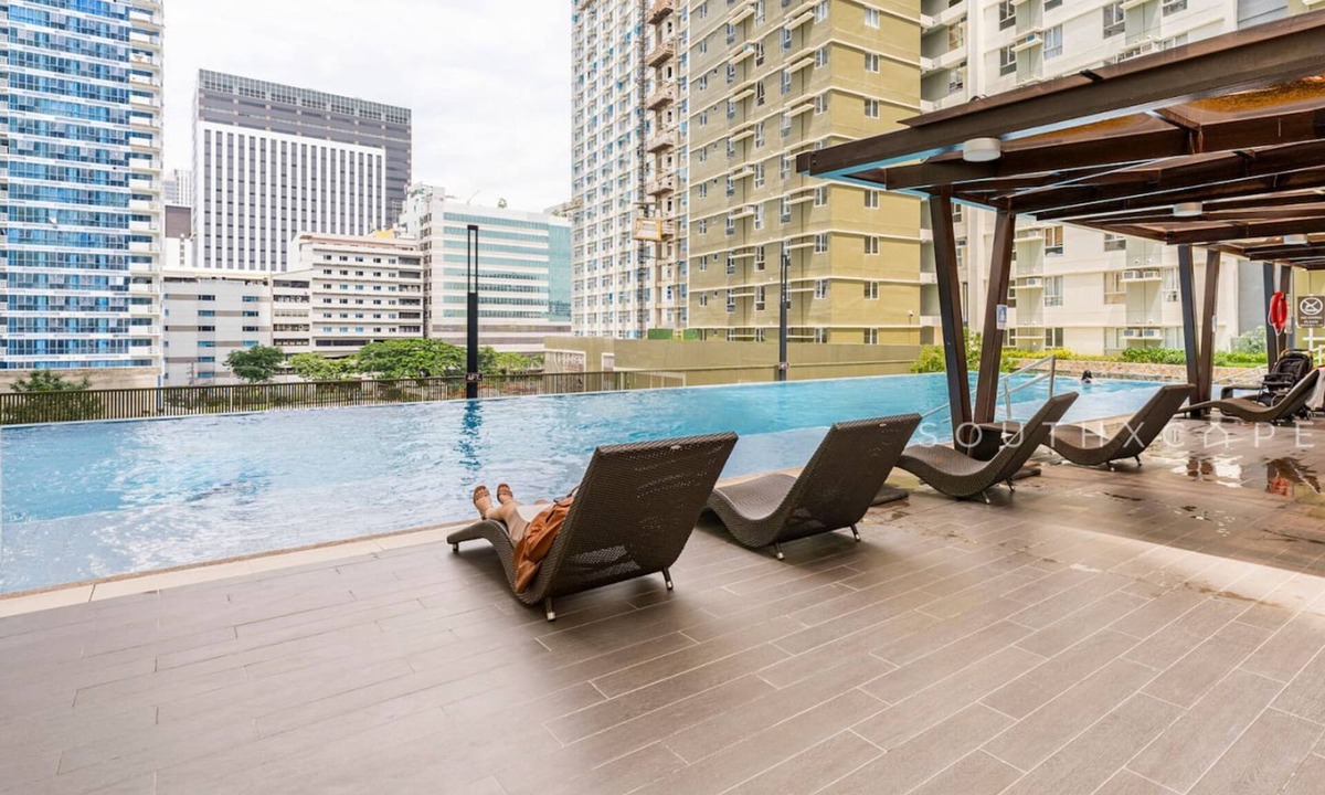 Lahug Apartment | Furnished 2BR | Amenity View, WiFi, Netflix and Pool