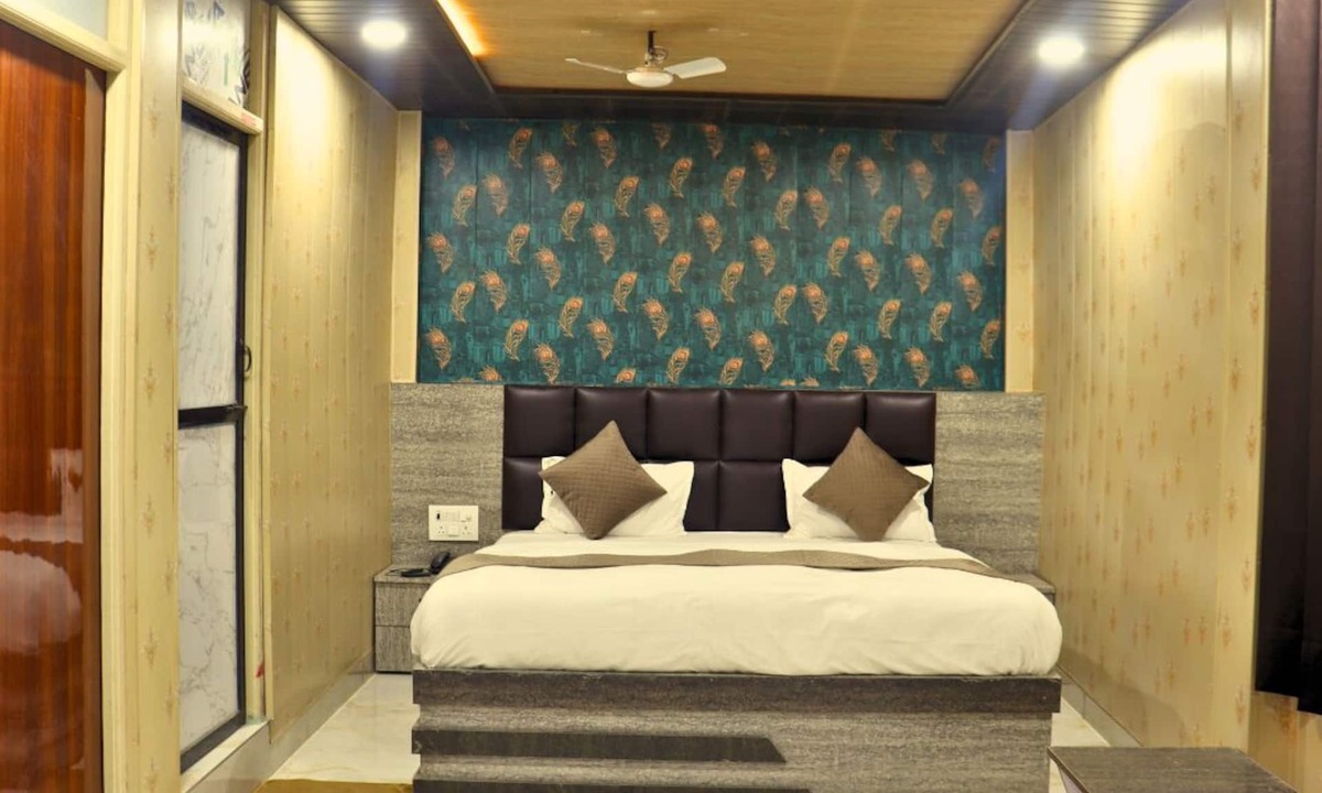 Allahabad Hotel | GANGA RIVERFRONT ROOMS AND BANQUET