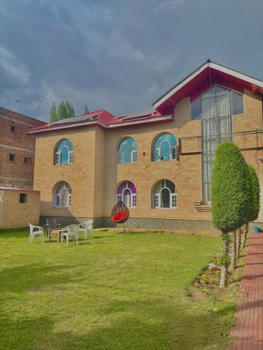 Nishat-Shalimar House | Giggle