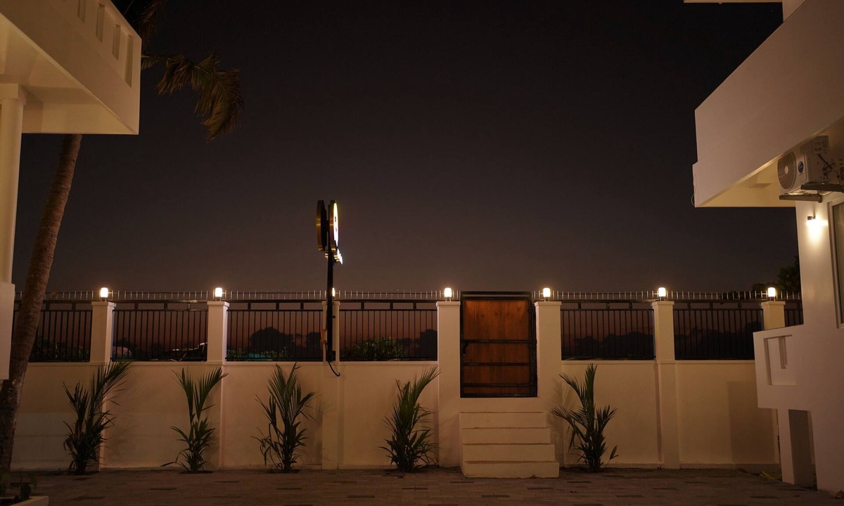Kuzhuppilly Hotel | Golden Sands Cherai